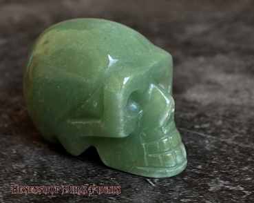 Hexenshop Dark Phönix Jade Kristallschädel Gealach Totenkopf Halbedelstein